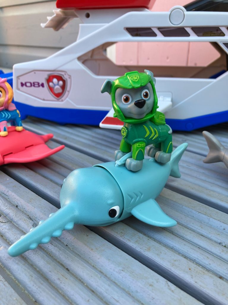 New Paw Patrol Toys - Paw Patrol Aqua Pups Rocky and Sawfish Figure
